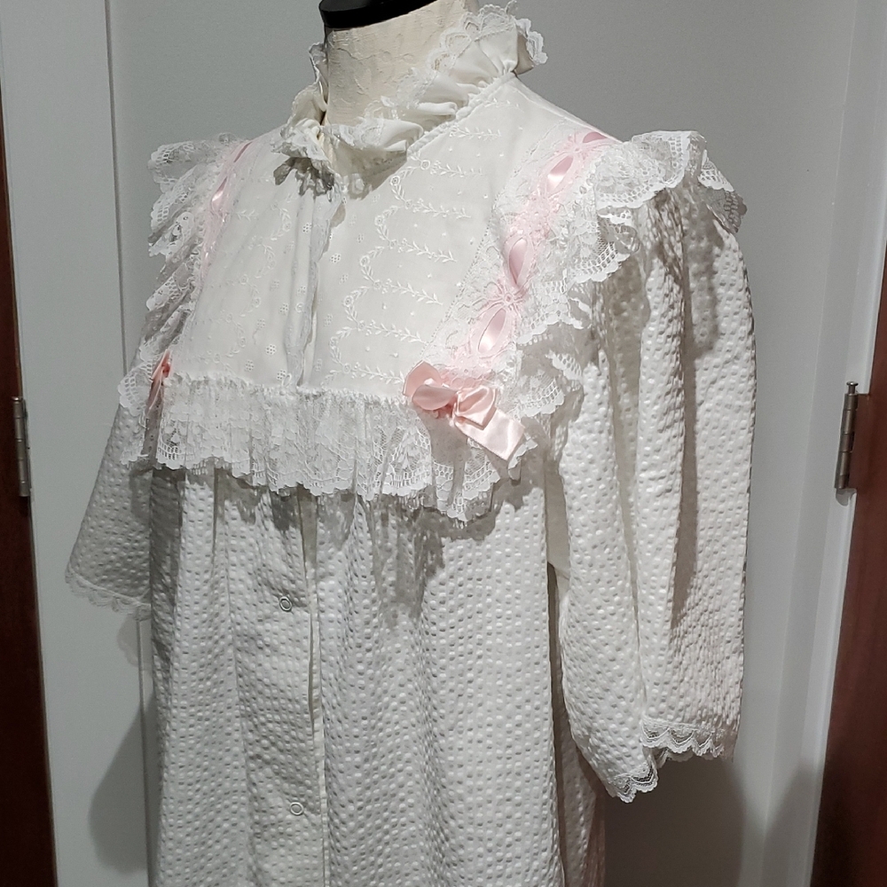 Cottagecore Vintage Lace Robe with Pink Accents